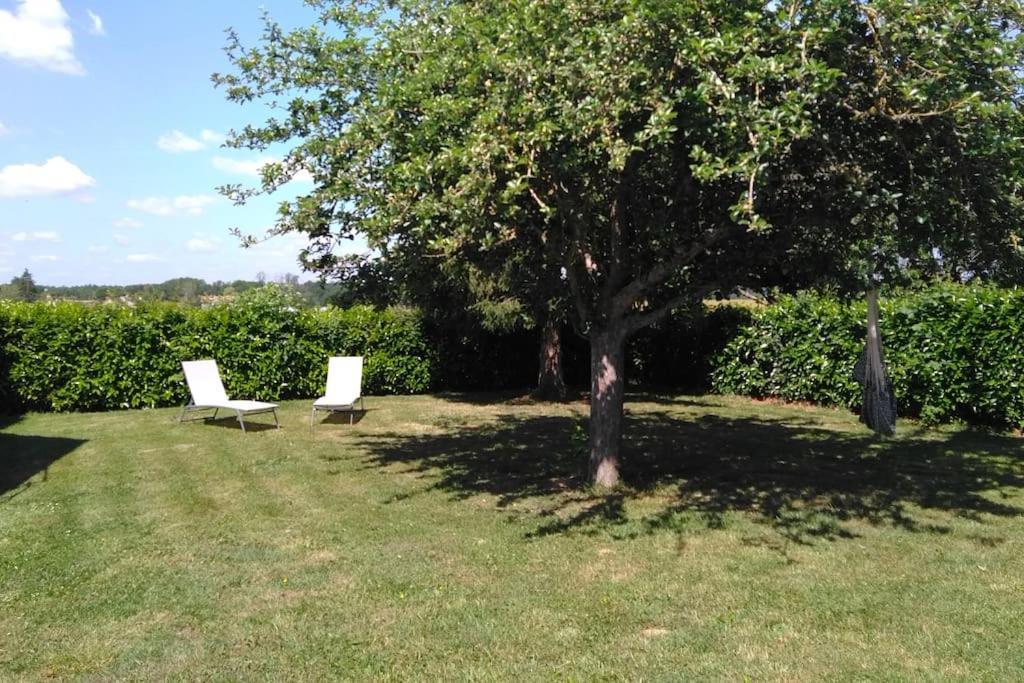 Grande Maison De Plain Pied Avec Jardin Arbore. Champignelles Exteriör bild