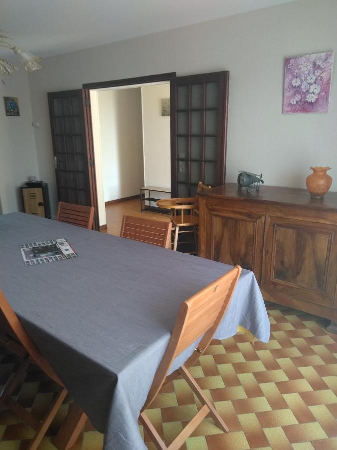Grande Maison De Plain Pied Avec Jardin Arbore. Champignelles Exteriör bild