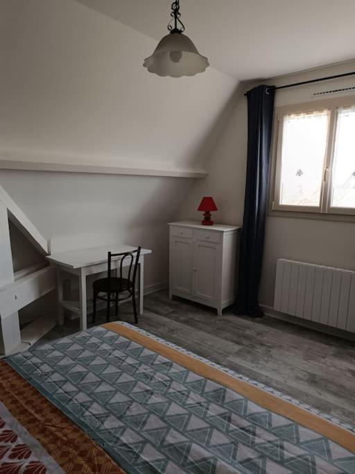 Grande Maison De Plain Pied Avec Jardin Arbore. Champignelles Exteriör bild